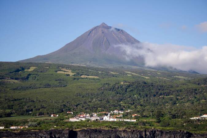 Le volcan Pico, situé sur l'île éponyme de Pico 