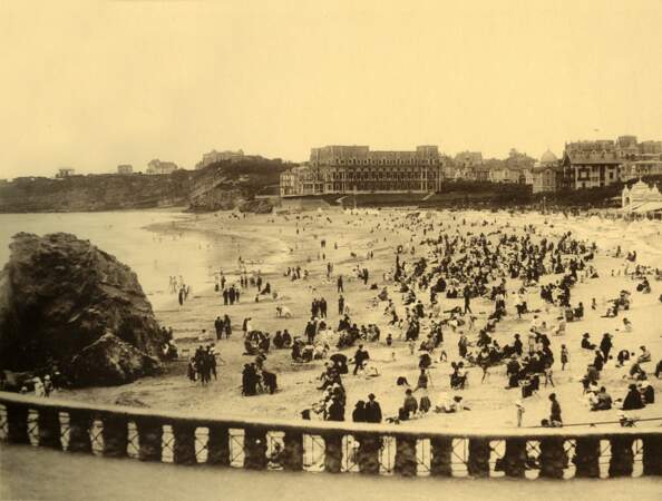 Souvenirs de Biarritz à la Grande Plage vers 1930